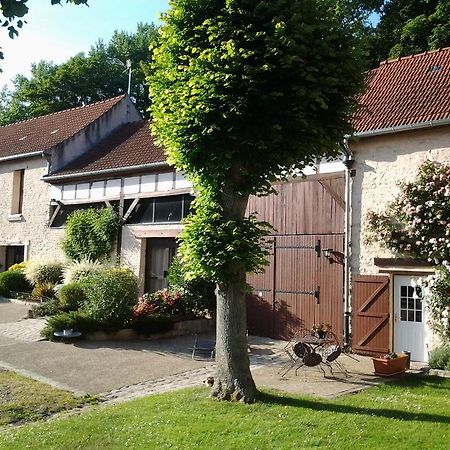Bed and Breakfast La Ferme Du Vintue Etrechy  Экстерьер фото